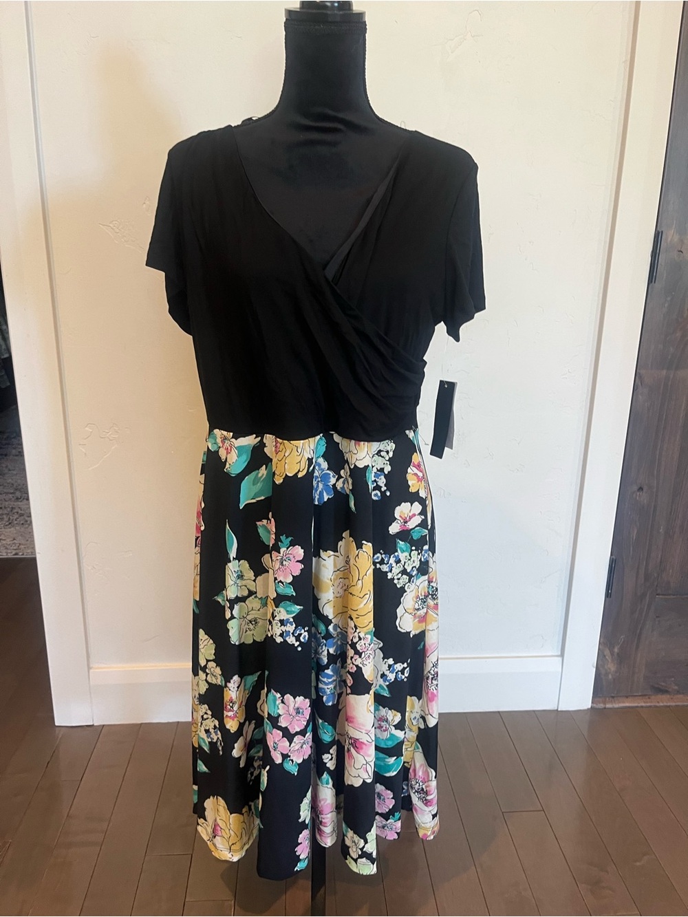 City Studio 1X Black Surplice Top Floral Midi Dress NWT